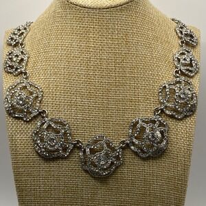 GV9 Silver Tone Rhinestone Rose Flower Vintage Retro Statement Necklace 22"